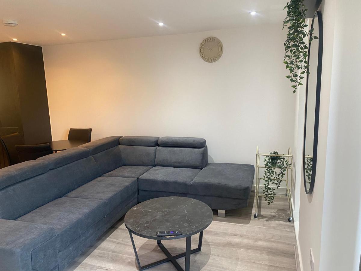Eaglet Luxury * Manchester